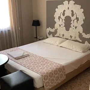 Due Cani , Palermo Italia