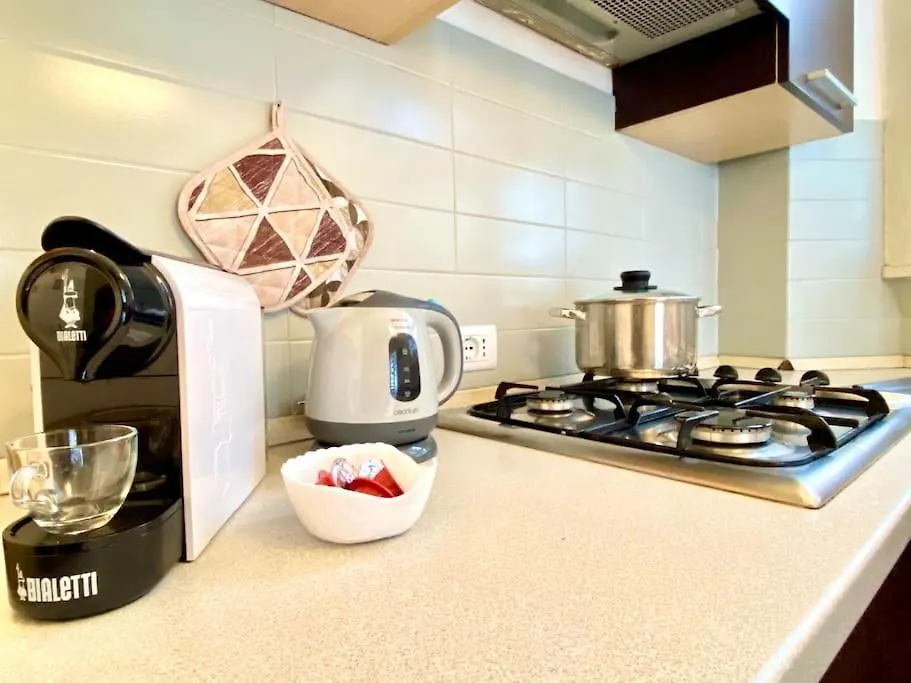 • Cozy House • 10 Min Rho Fiera Apartment Milan